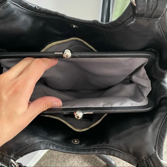 COACH PARKER BLACK LEATHER SATCHEL SHOULDER BAG - Picture 4 of 9